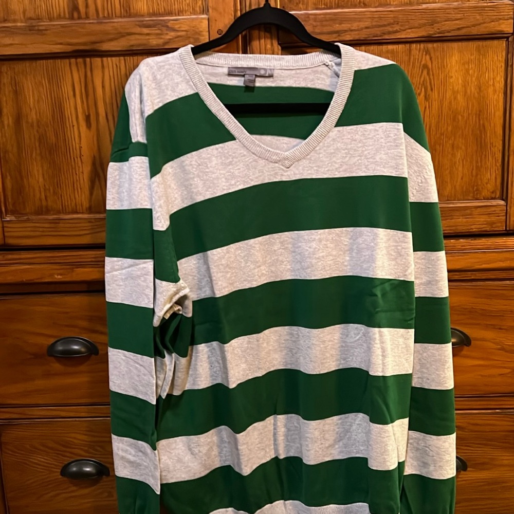 Mens 3XL v-neck sweater